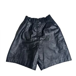 VTG Bagatelle 100% Leather Bermuda Shorts Sz 6 Black Pleated High Waist Biker